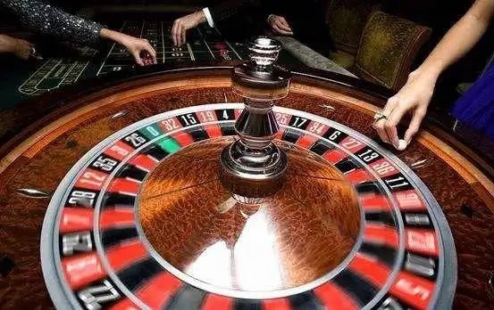 Pengguna Indonesia melihat olahraga di ponsel